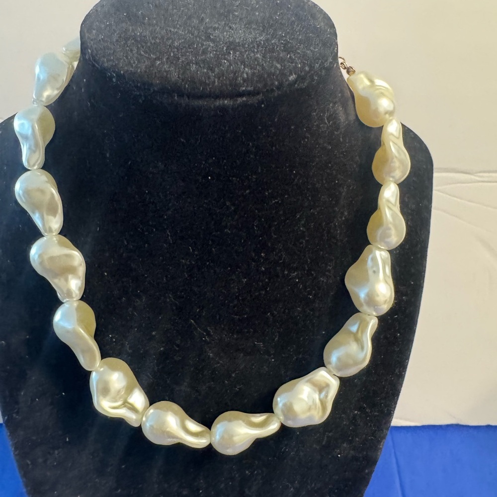 DENKAYS STATEMENT NECKLACE